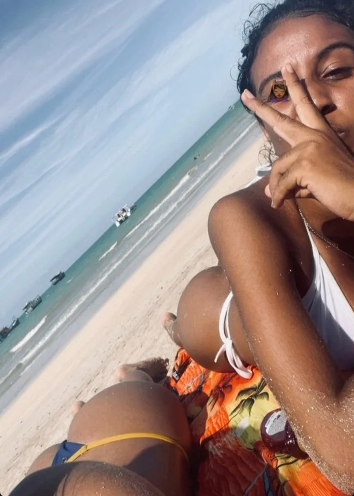 Pretinha safada caiu na net rebolando gostoso pro ficante image 2