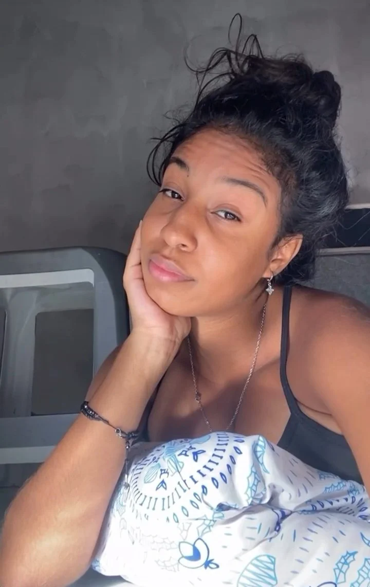 Pretinha safada caiu na net rebolando gostoso pro ficante image 4