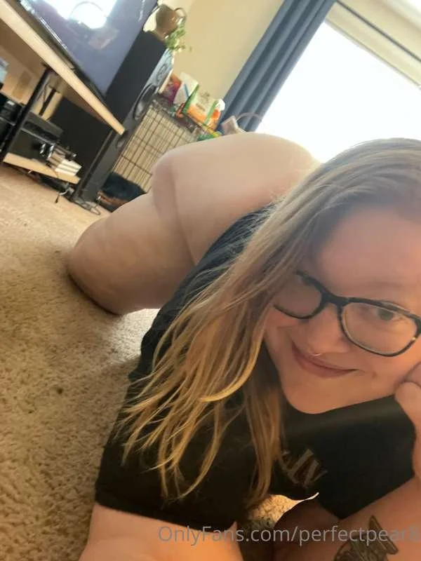 NerdY pAwG bbw w1t A b1G b00tY ! image 44