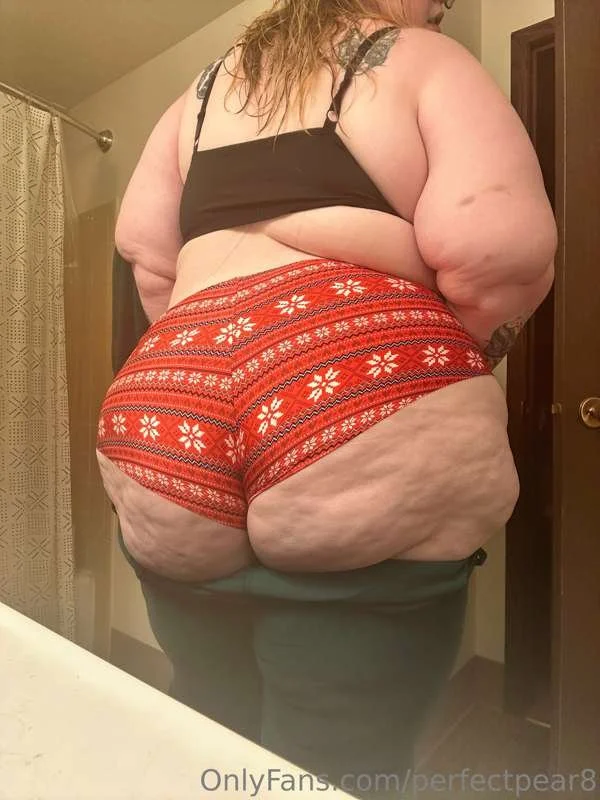NerdY pAwG bbw w1t A b1G b00tY ! image 7