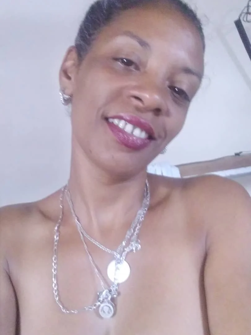 QUIERO QUE ME METAN LA PINGA HASTA ADENTRO Y ME LLENEN DE LECHITA MUY CALIENTE Y ME ESCURRA ES SEXY image 4