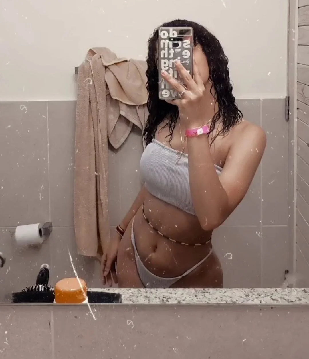 Dalila Latina Flaca Colocha culona sexy cojiendo de perrito con su cita de tinder image 10