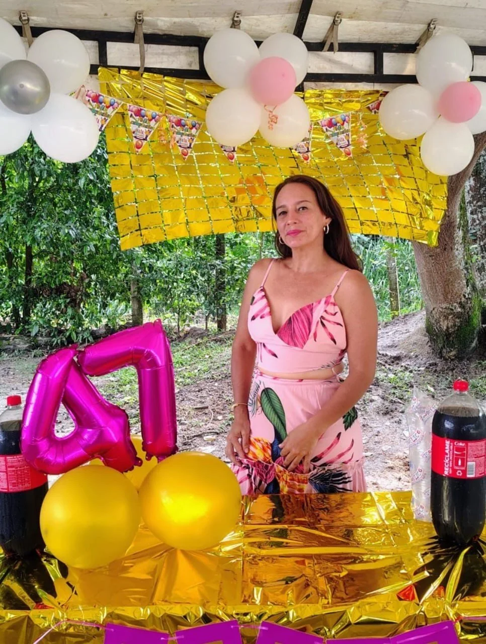 Argentinian MILF image 14