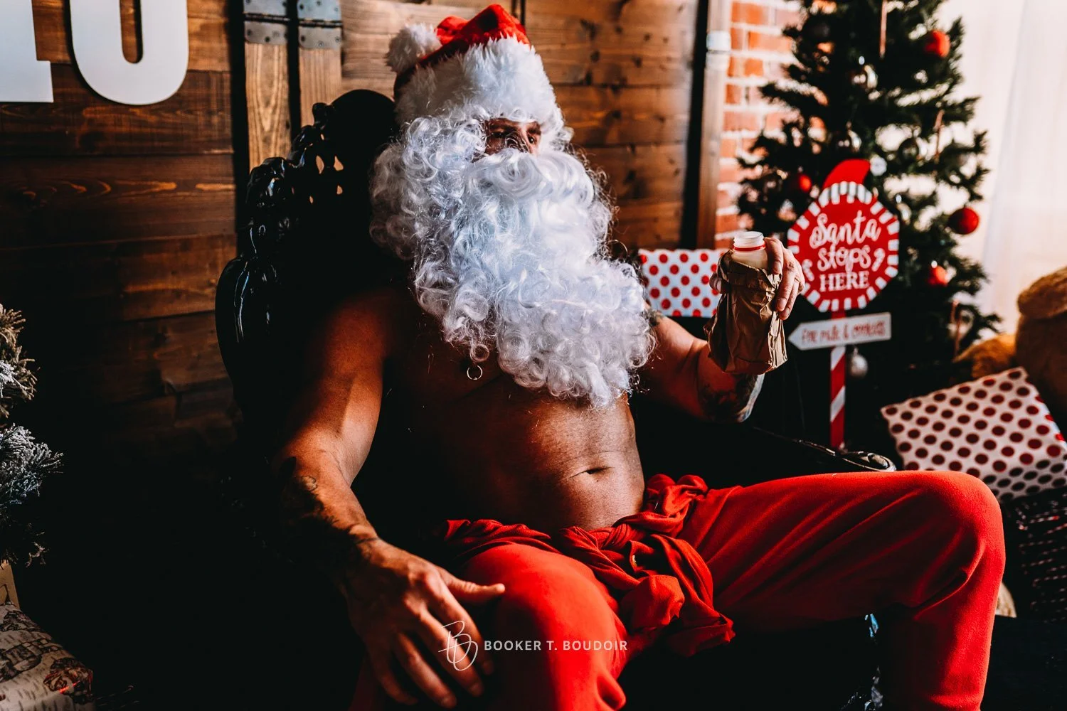 Eve is so on the naughty list boudoir image 21