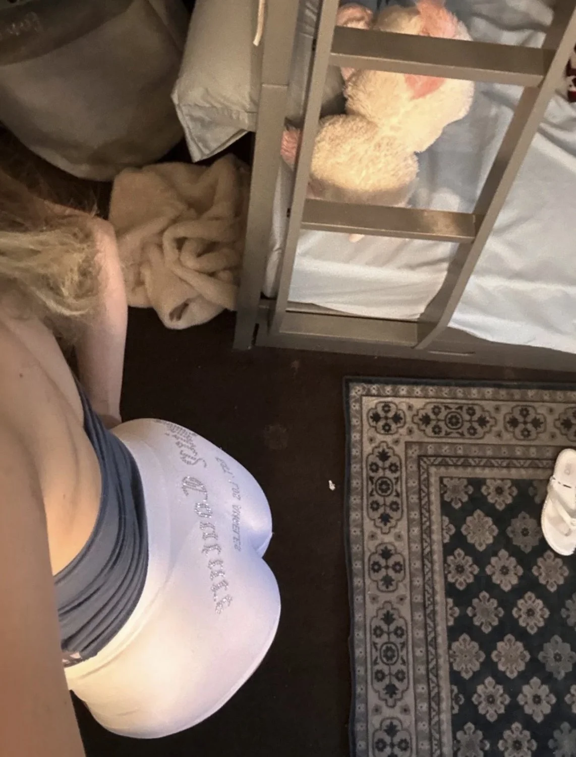 Ghetto Latina slut showing off her fat ass image 3