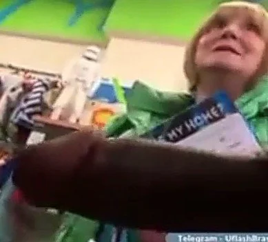 Having a conversation with a sweet stranger in the store main image