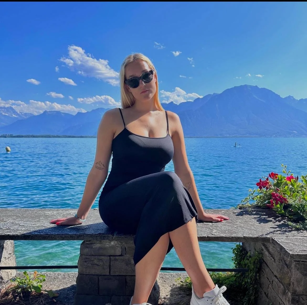 Finnish influencer Elina Pakanen and her big tits image 8