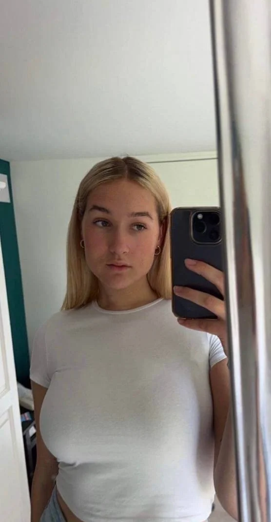 Finnish influencer Elina Pakanen and her big tits image 9