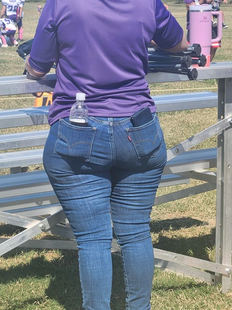 pawg booty white milf main image