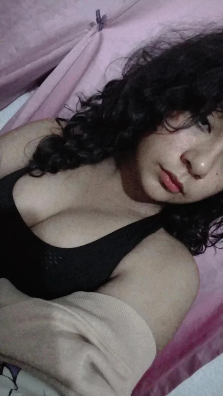 Ex novia corriendose en video main image