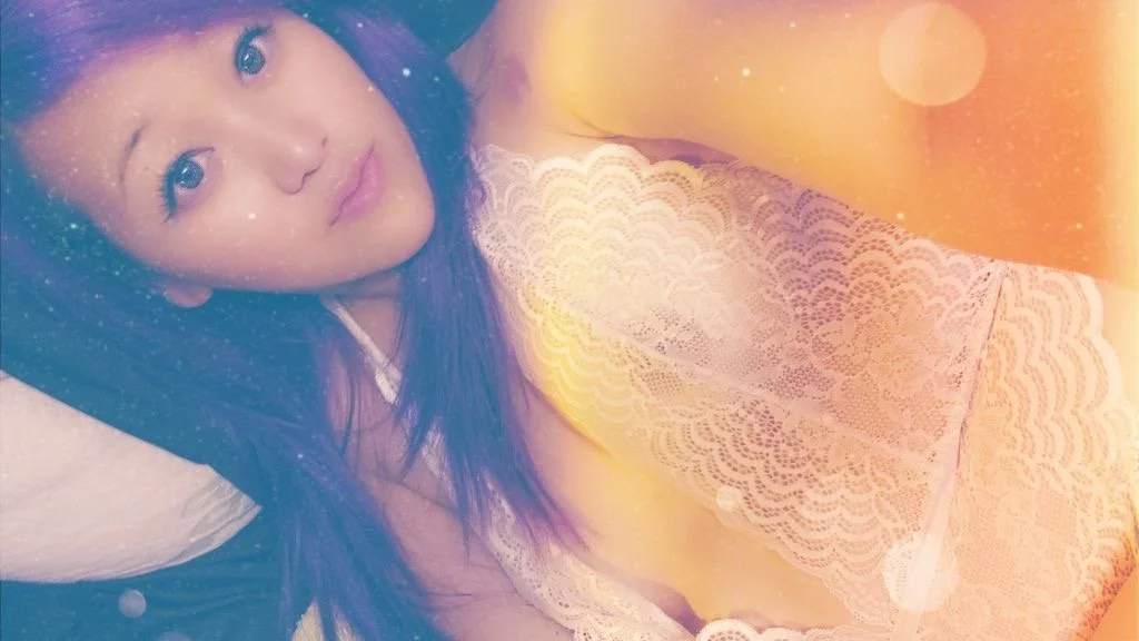 Sexy cute amateur Asian ABG loves cock image 2