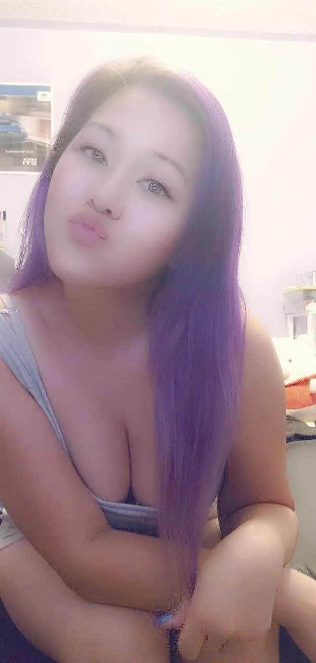 Sexy cute amateur Asian ABG loves cock image 4