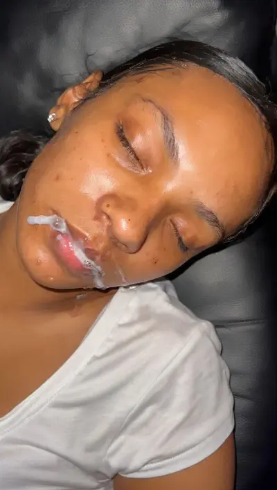 Dormindo. Encheu de leitinho. Sleeping Blowjob (3) cover image