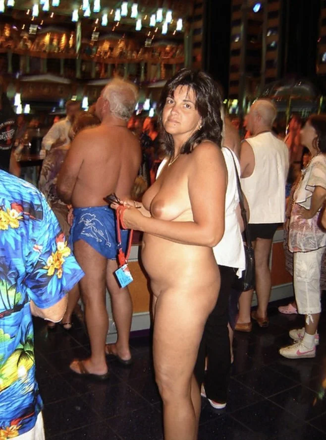 Only One Naked 10 image 16
