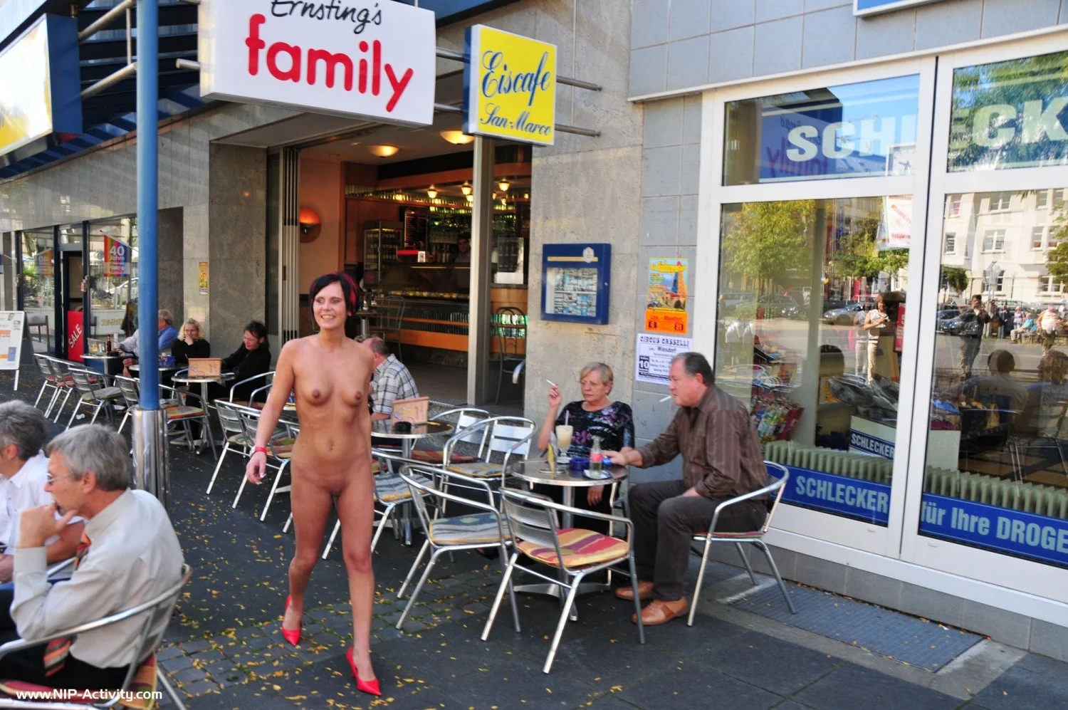 Only One Naked 10 image 24
