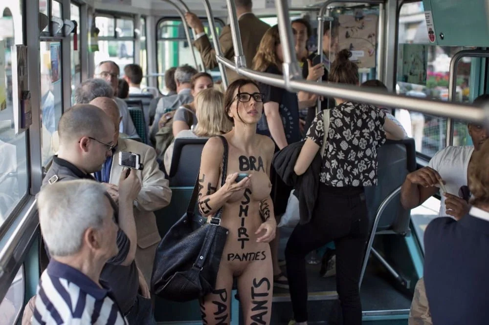 Only One Naked 10 image 36