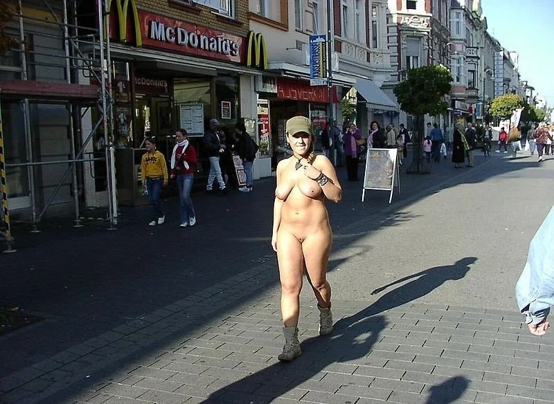 Only One Naked 10 image 38