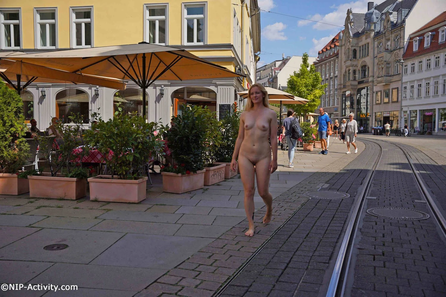 Only One Naked 10 image 42