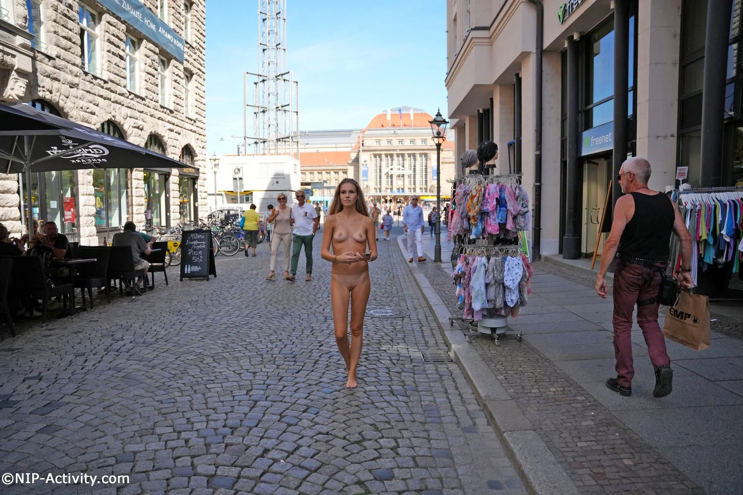 Only One Naked 10 image 45