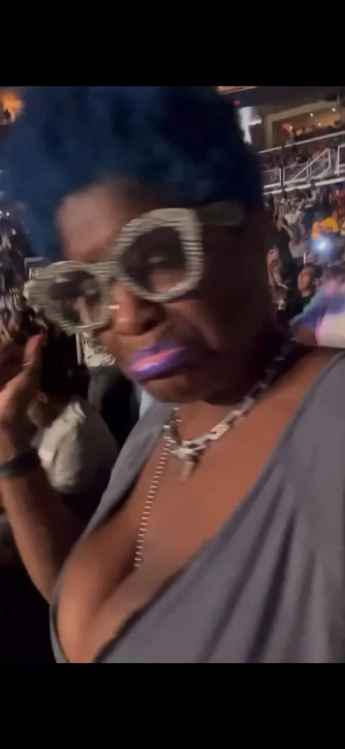 Ebony mature huge tits sagging and concert image 3