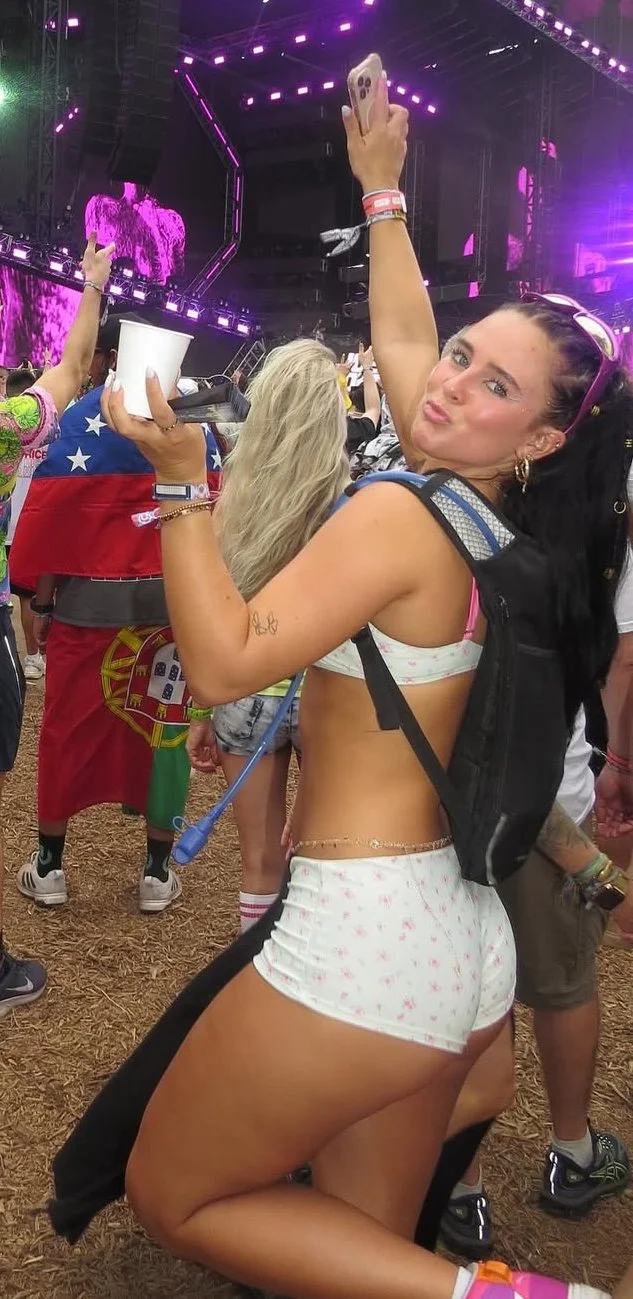 Insane build College Slut Ella E exposed pt.2 image 6