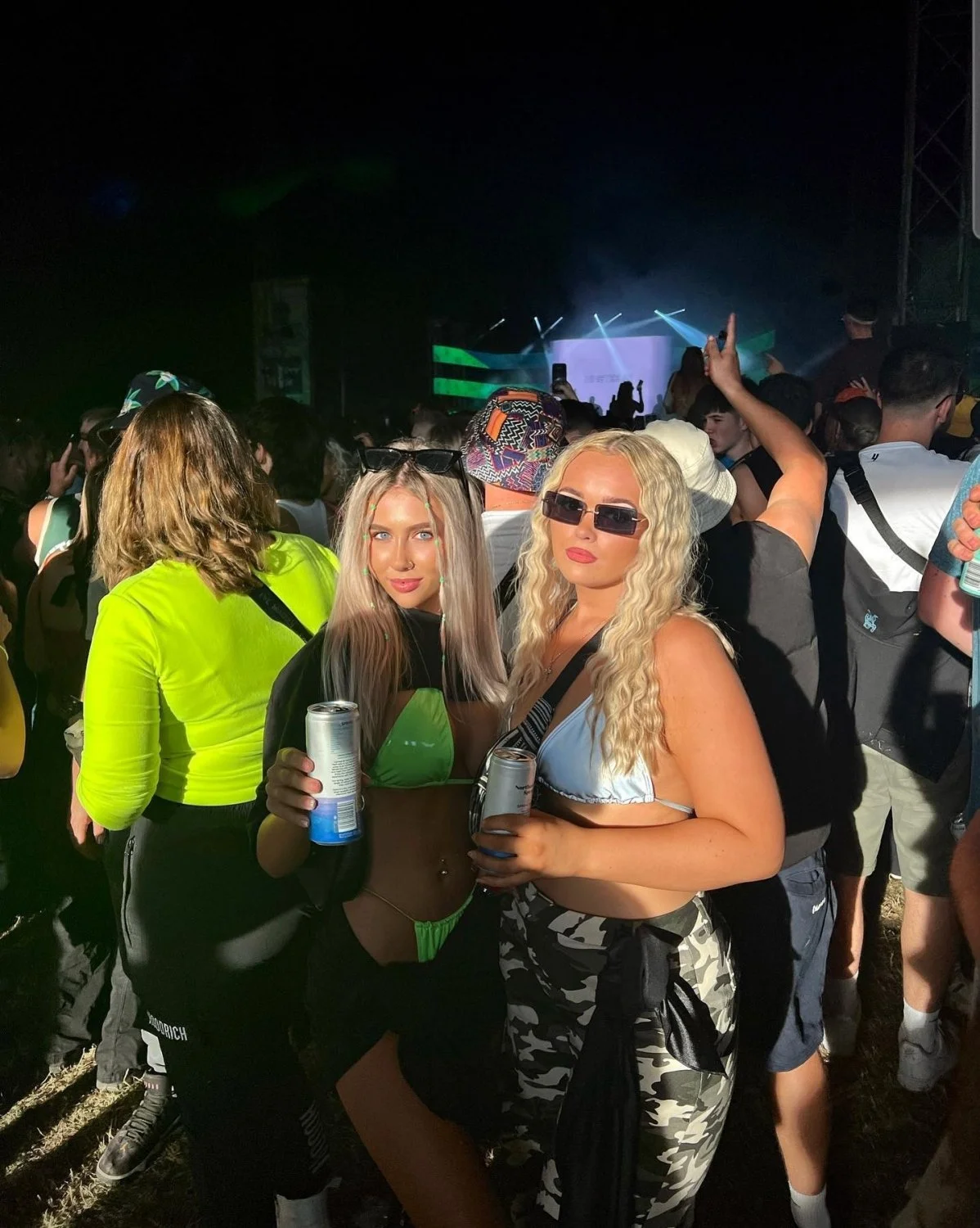 Tight, busty and peachy UK Chav image 29