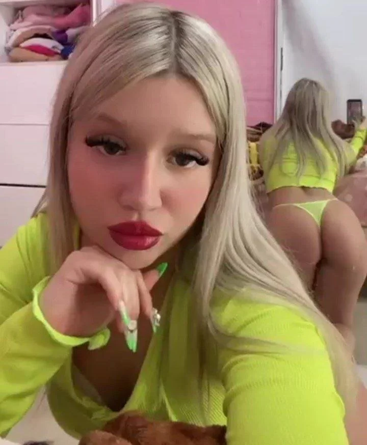 Hermosa rubia gringa Culona sexy cojiendo rico con su amigo image 8