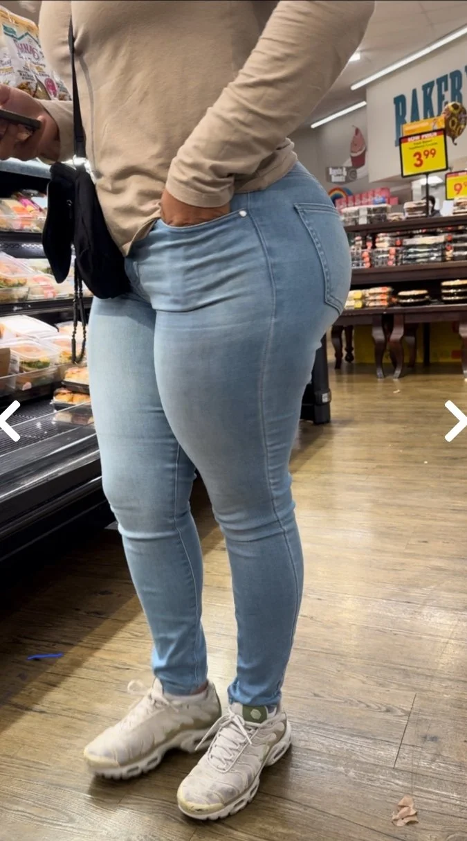Big booty Dominican shopping at Kroger (credit to TheCuffintonPost) image 5