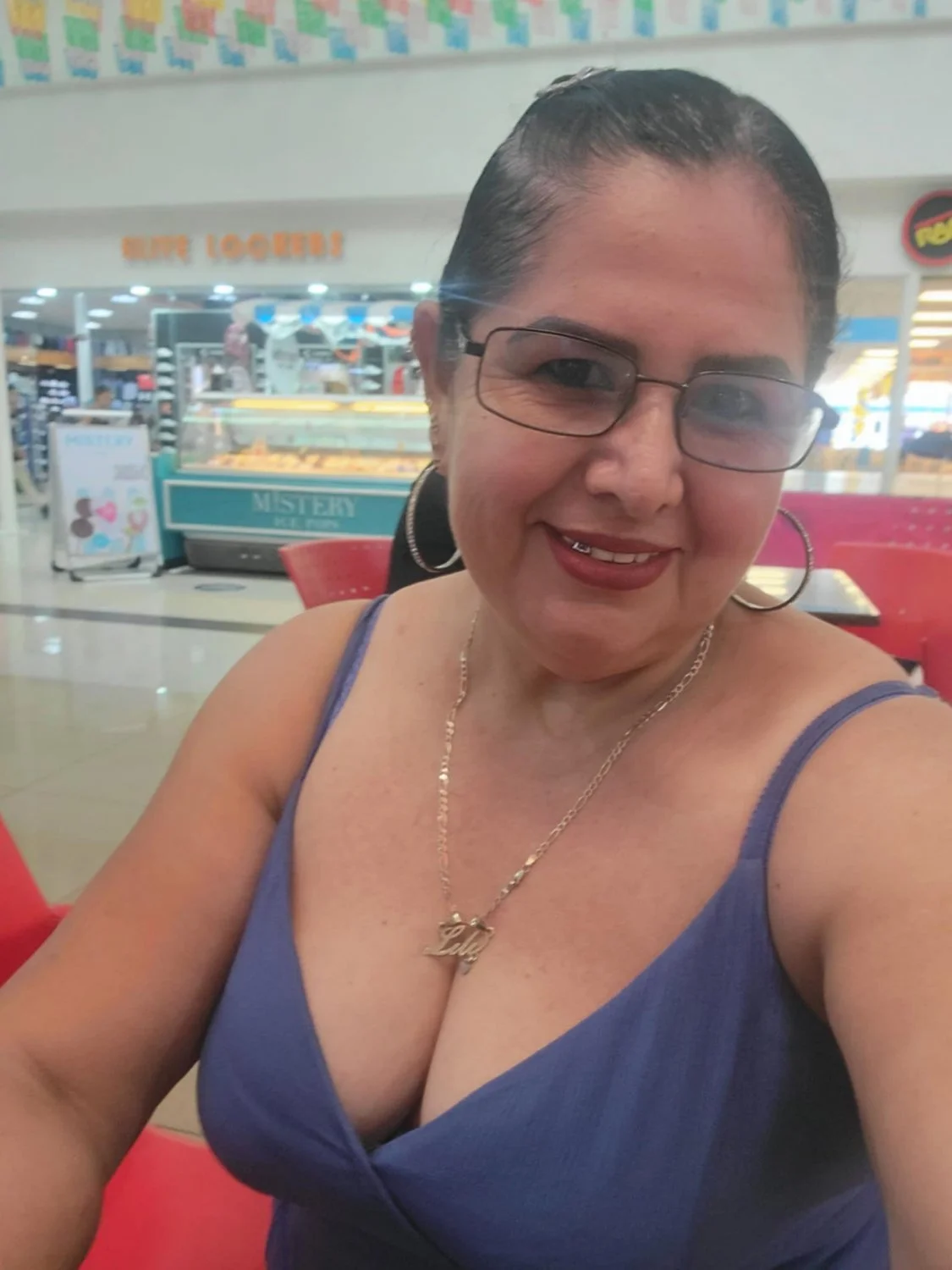 Madura puta infiel su marido ya no la coje una esclava en su pie derecho image 14