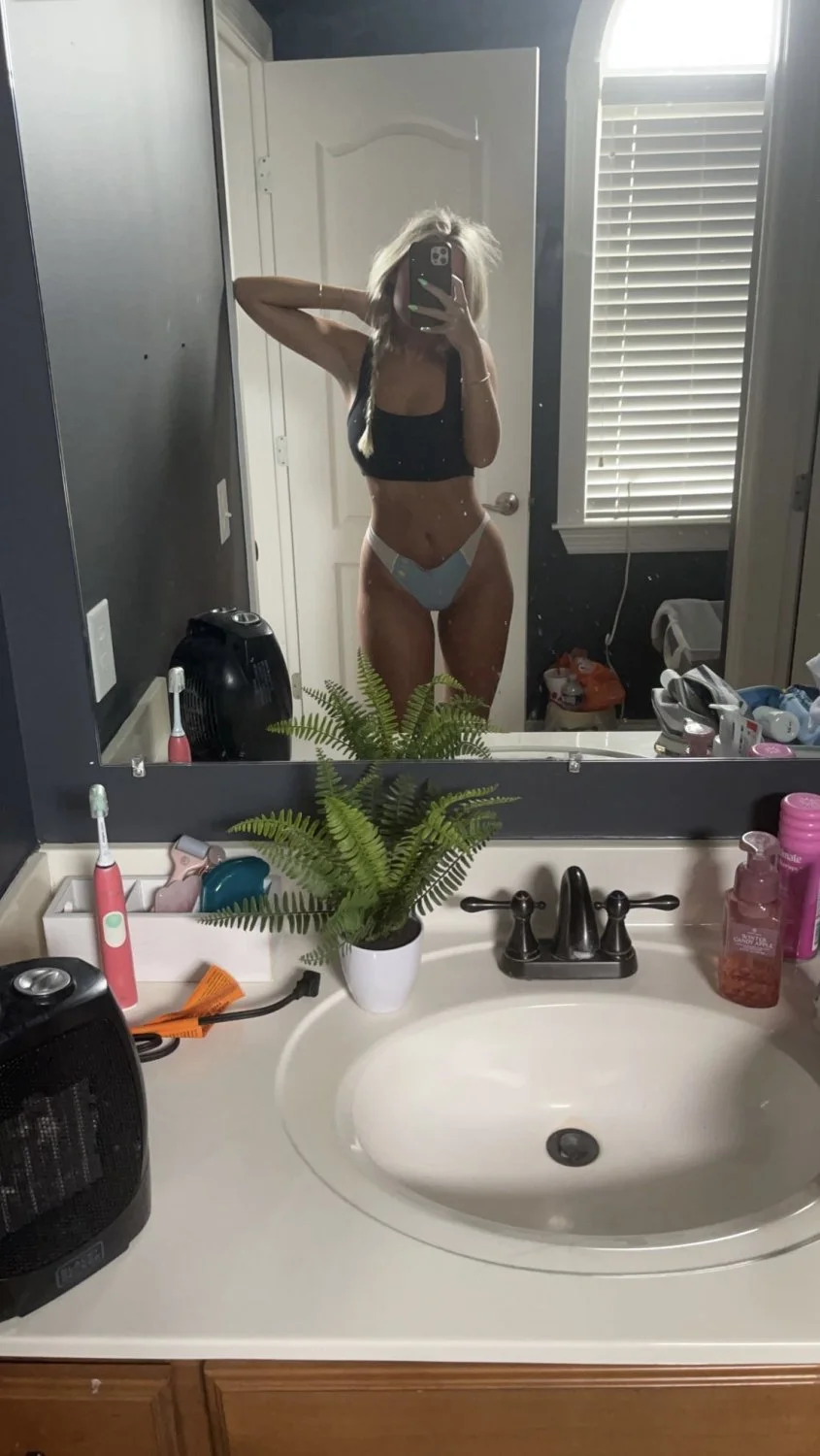 College blonde leak image 19
