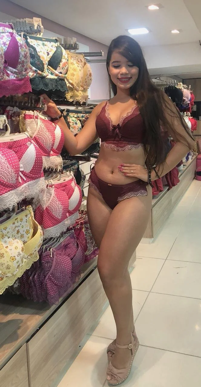 Japonesa de lingerie image 4