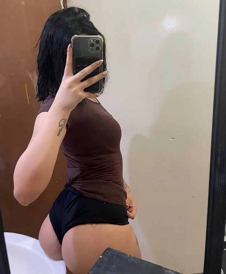🍑📱 Booty Selfie image 12
