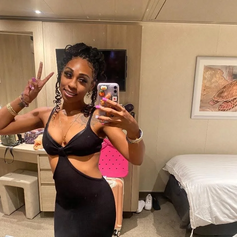 West Orlando Florida Popular Bahamian thot maryah cobb playing with her pretty pussy leaked image 18