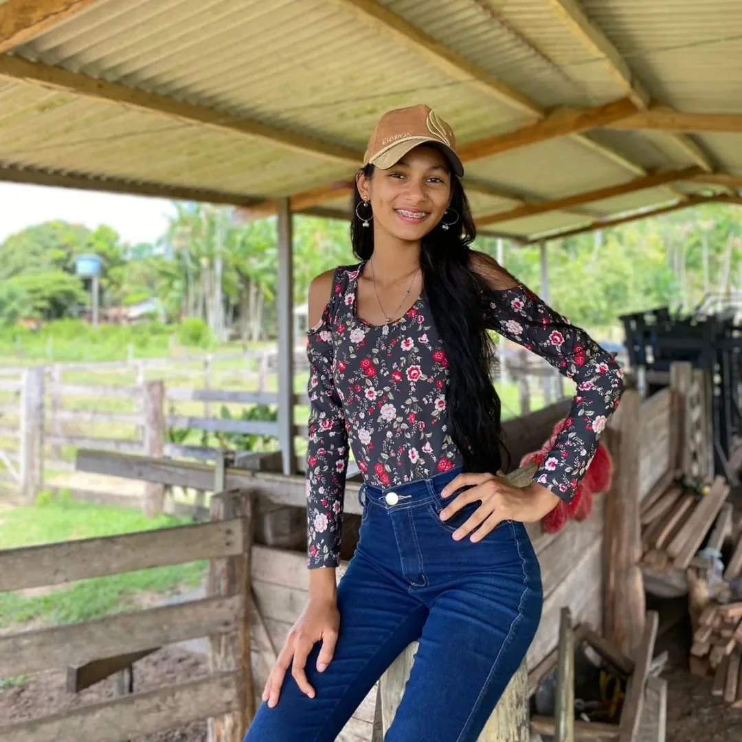 Elisa Puta Magrinha q gosta de se Exibir image 3