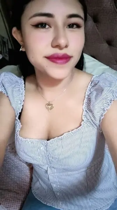 El cornudo de esta perra no sabe que cuando pelean busca mi verga cover image