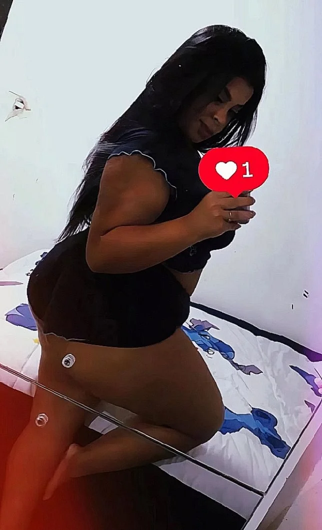 Morena gordelicia vazada por seguidor image 9