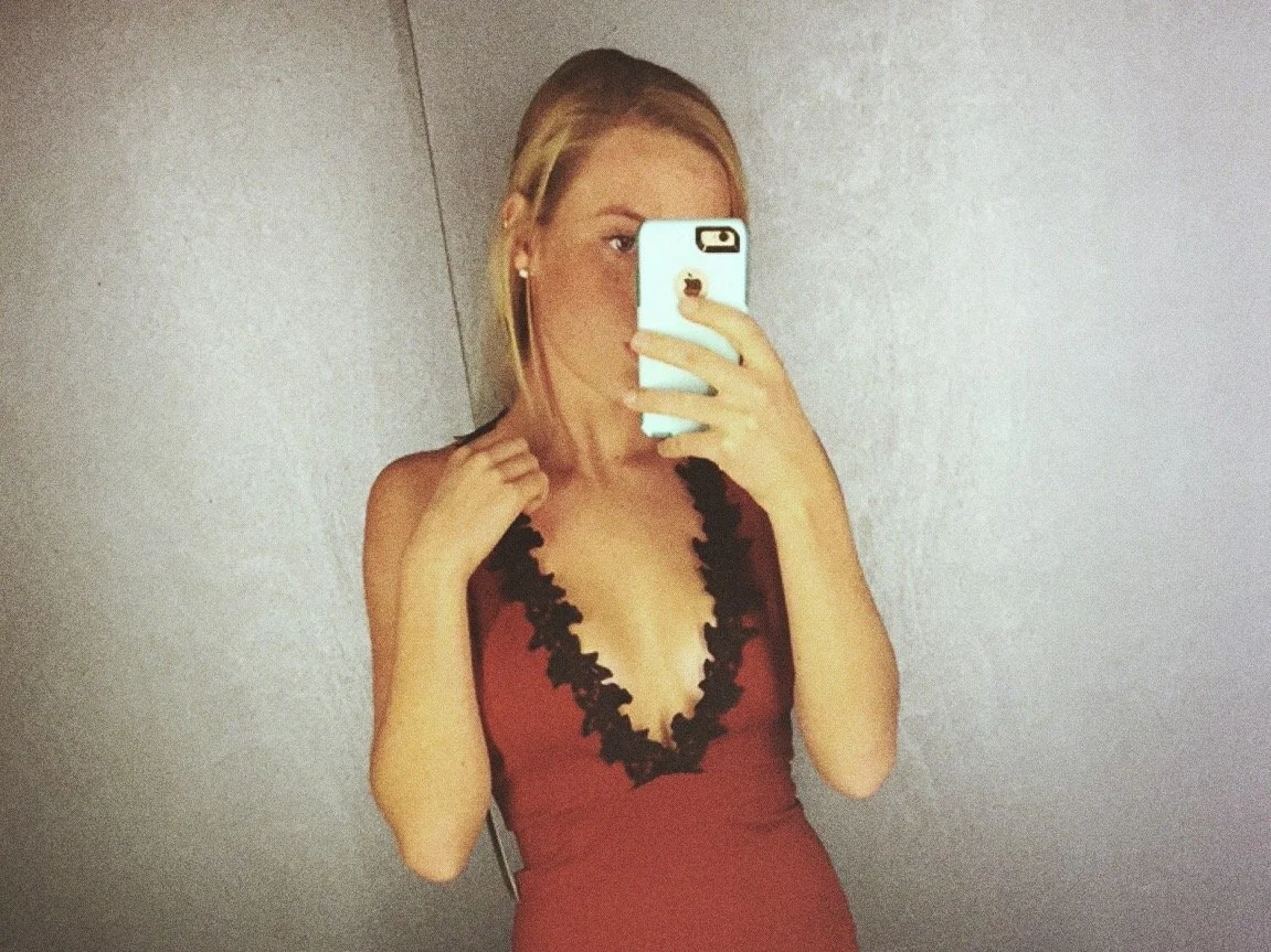 California slut Emma lost in IRL game image 21