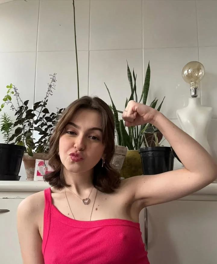 Klara Castanho e suas axilas perfeitas😋 image 12