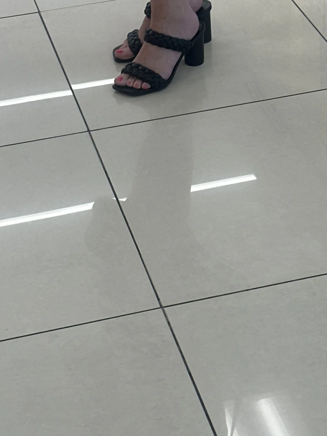 Ricos pies😍🤤 image 3