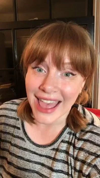Bryce Dallas Howard llenenla de semen.. pide hasta no dar mas image 2