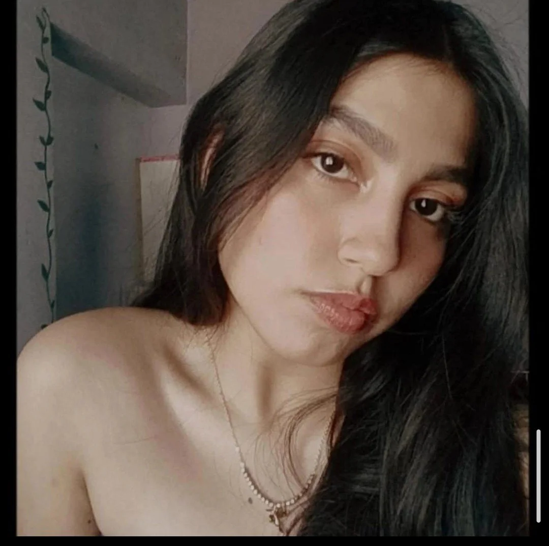 Más de la puta bonita de Paola image 2