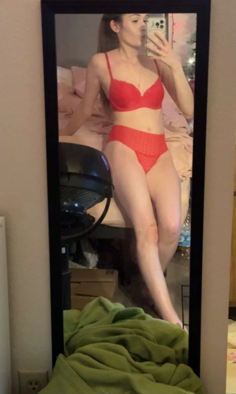 Exhibida 4 image 3
