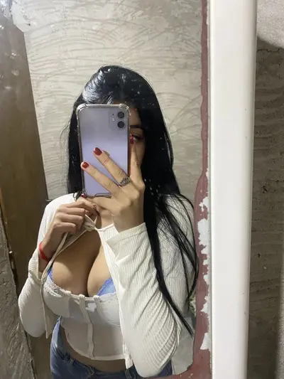 Estefy pendeja Argentina Flaca hermosa culona con sabroso coño delicioso cover image