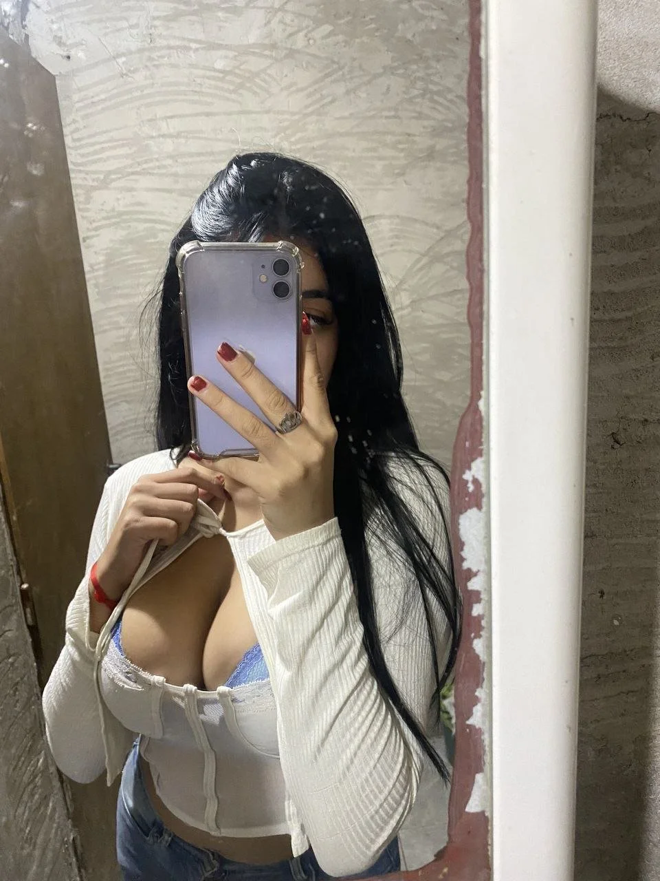 Estefy pendeja Argentina Flaca hermosa culona con sabroso coño delicioso main image