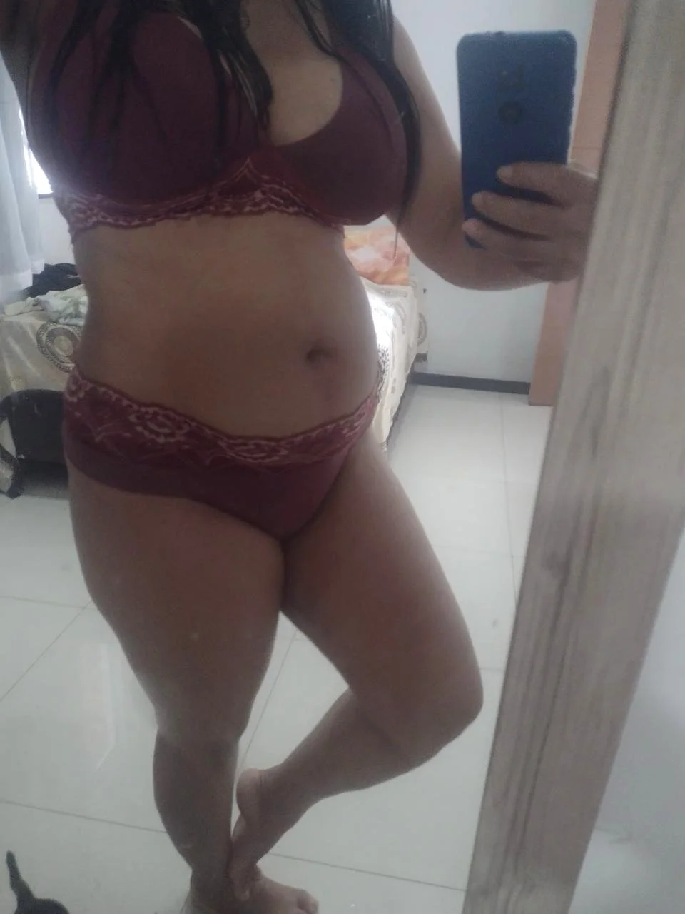 Marido corno... mostrando a esposinha puta...louco pra ver ela devorada por varios image 5