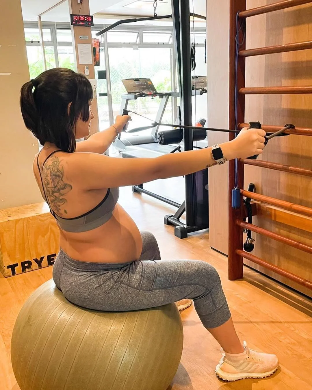 Personal training da Thais tá fodendo muito ela já sabia main image