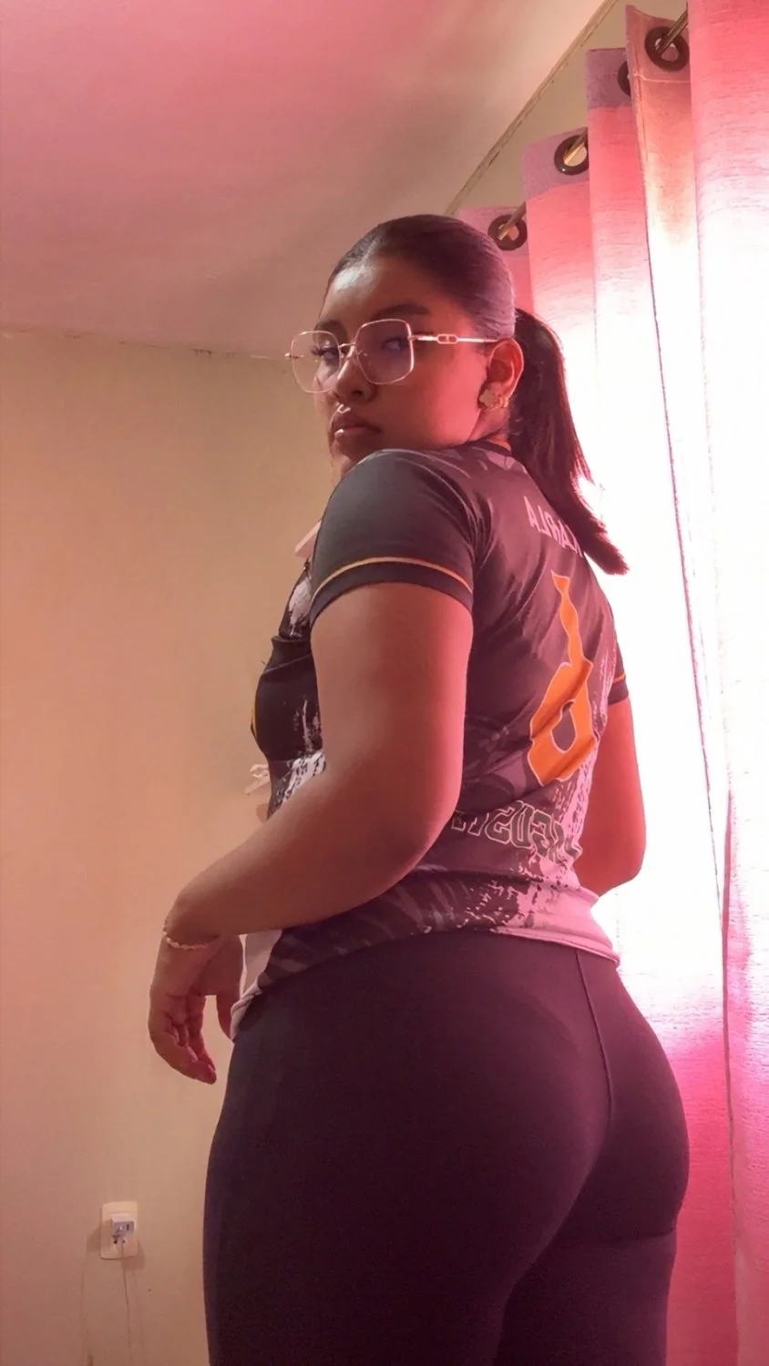 Perrita es exhibida 👍🏻😈 main image