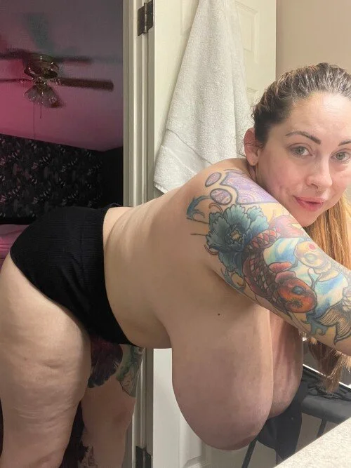 Hella tits on this snowbunny image 7