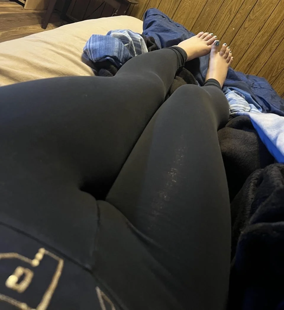 Pretty Latina Teen Feet image 11