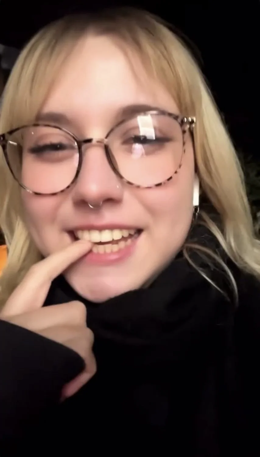 Cutie blond with pinky pussy image 2